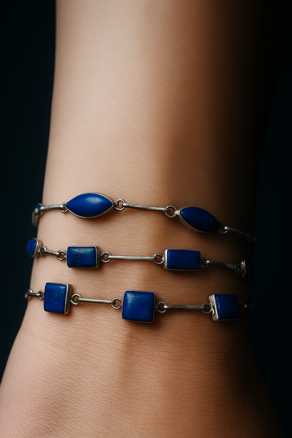 Timeless Elegance – Lapis Lazuli & Silver Link Bracelet